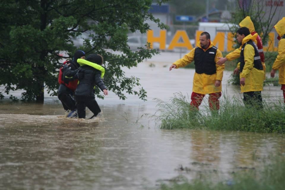 Црвени крст Војводине позива предузећа и компаније које могу да помогну