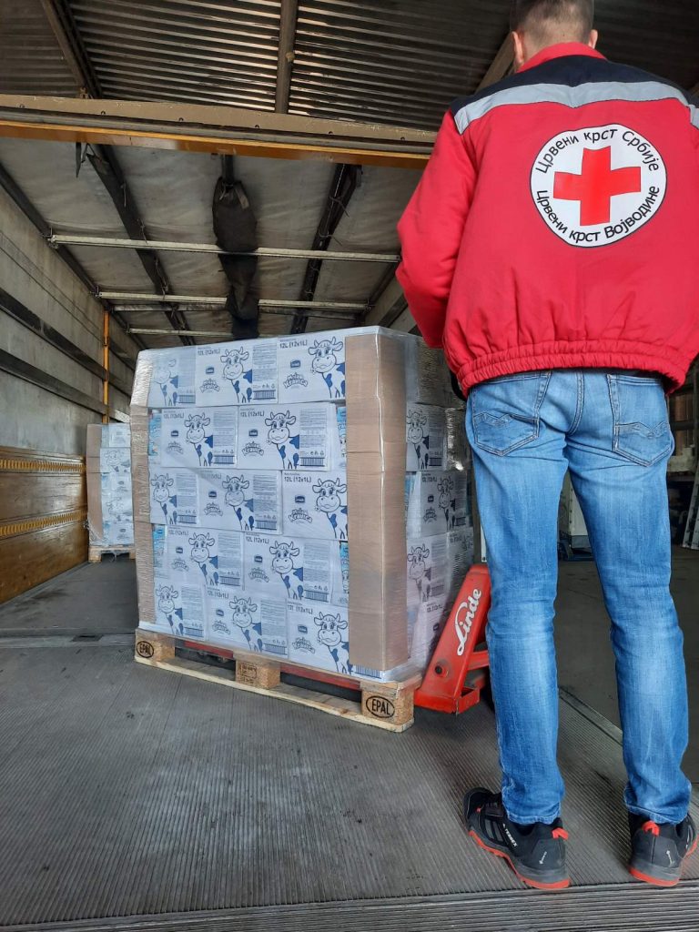 Млеко за социјално угрожене породице