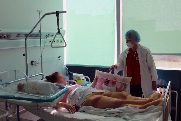 Традиционална акција у Недељи Црвеног крста “Пакет за новорођену бебу”