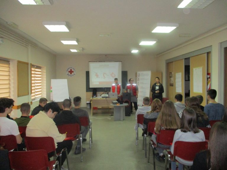 Буди и ти волонтер Црвеног крста